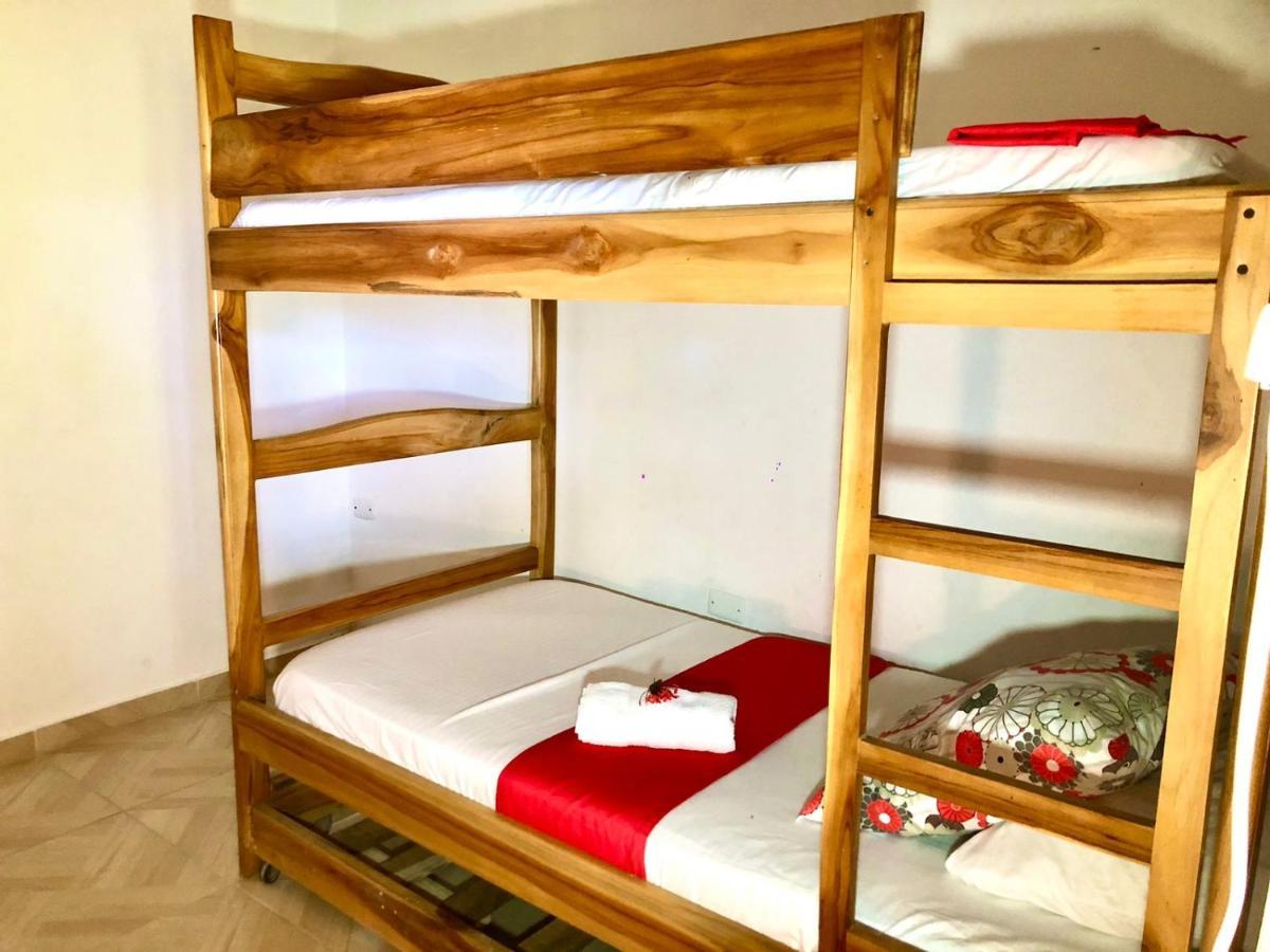 Sierra Kay Hostel Guachaca Room photo